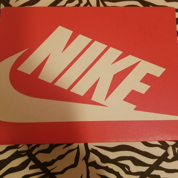 Brand new Nike Dunk Low Pandas Size 13c - Picture 2 of 10